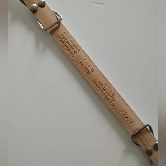 Liz Claiborne Genuine Italian Leather Belt White Silver Skinny  Size Medium - Picture 5 of 11